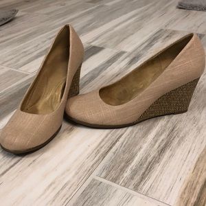 8.5 Aerosoles wedge heel